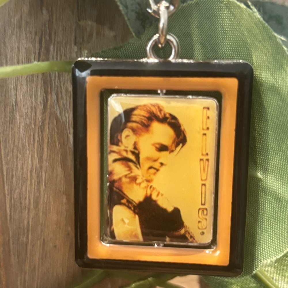 RARE Elvis Presley Vintage  Two-Sided Keychain with Yellow and Black Fra…